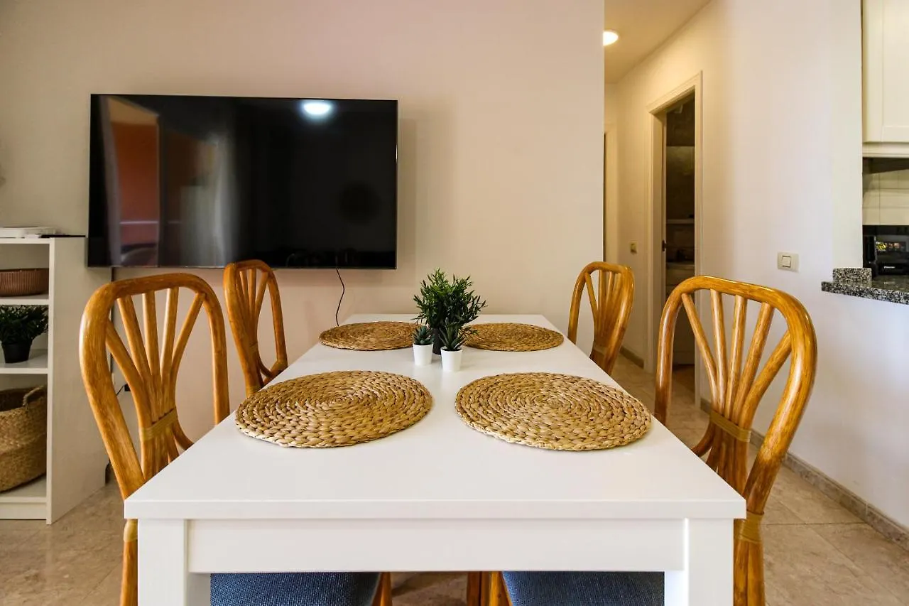 Bonito apartamento de diseño 2 dormitorios, 2 baños con terraza en Winter Gardens San Miguel de Abona