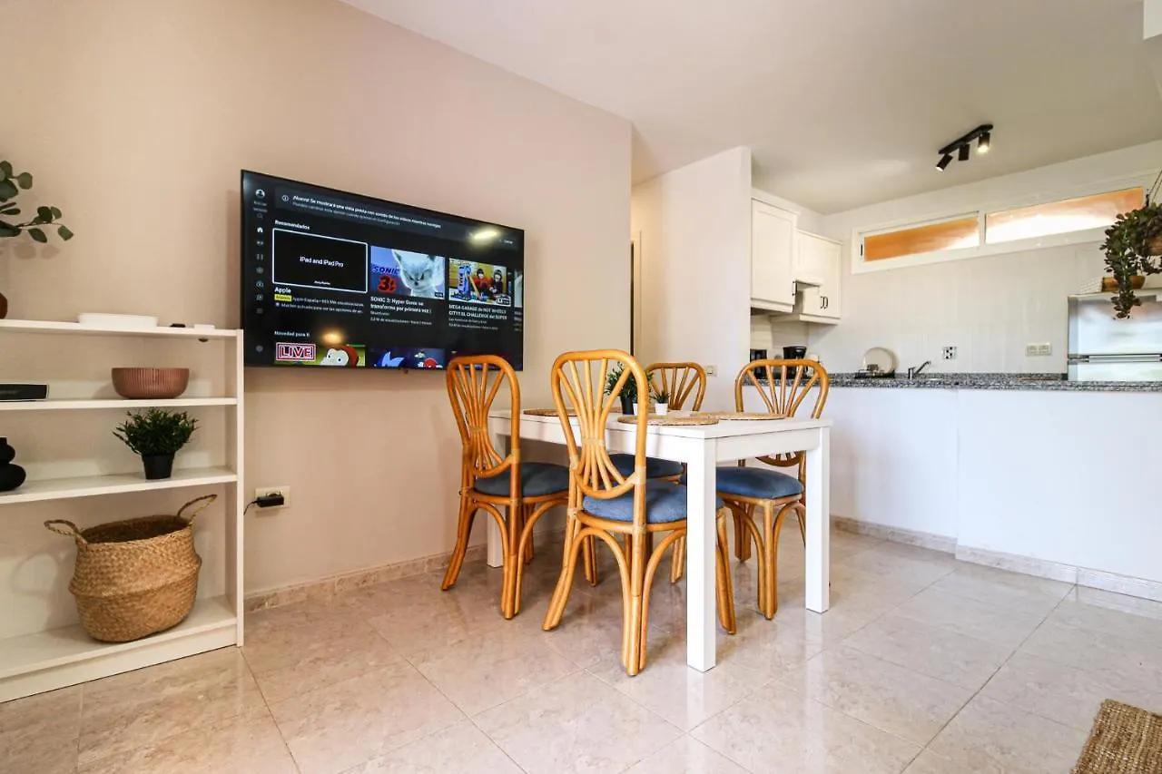 Bonito apartamento de diseño 2 dormitorios, 2 baños con terraza en Winter Gardens San Miguel de Abona